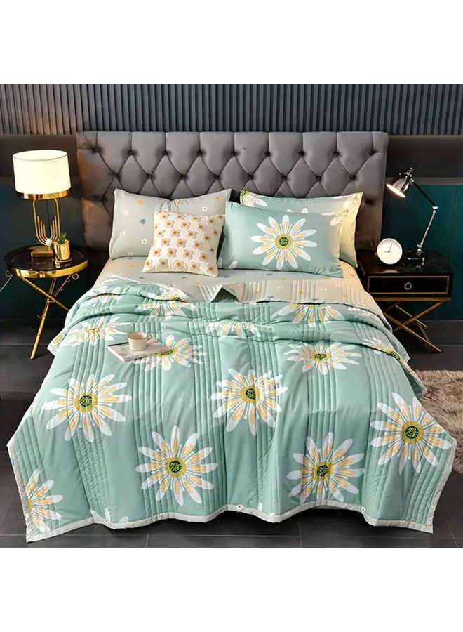 Falling Flowers Hypoallergenic All Season Polyester Comforter 70 87 x 78 74 Inches Machine Washable for Home Office Travel - Image 4